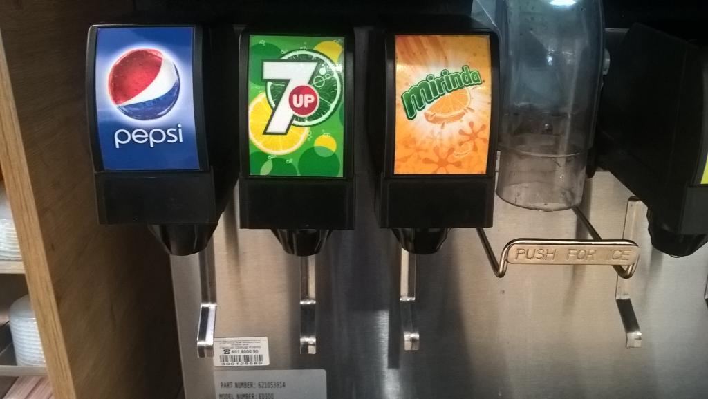 mirinda-autoservicio-kfc-polonia