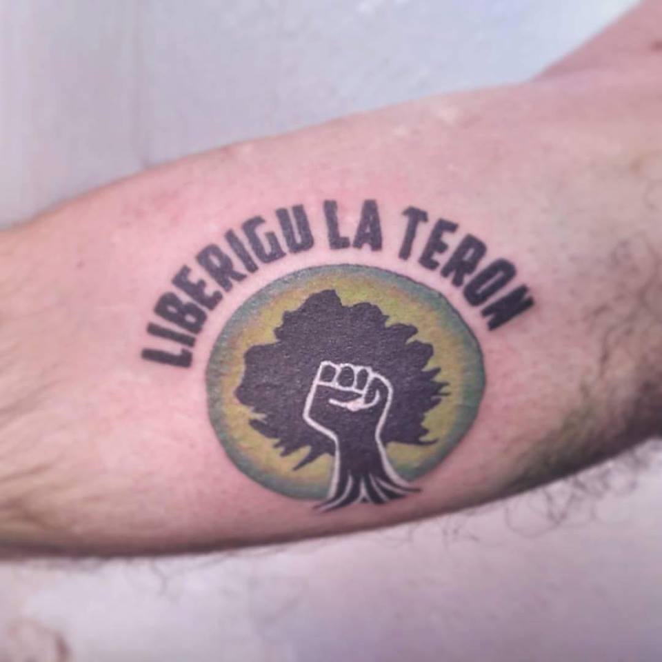 tatuaje-esperanto-liberigu-la-teron